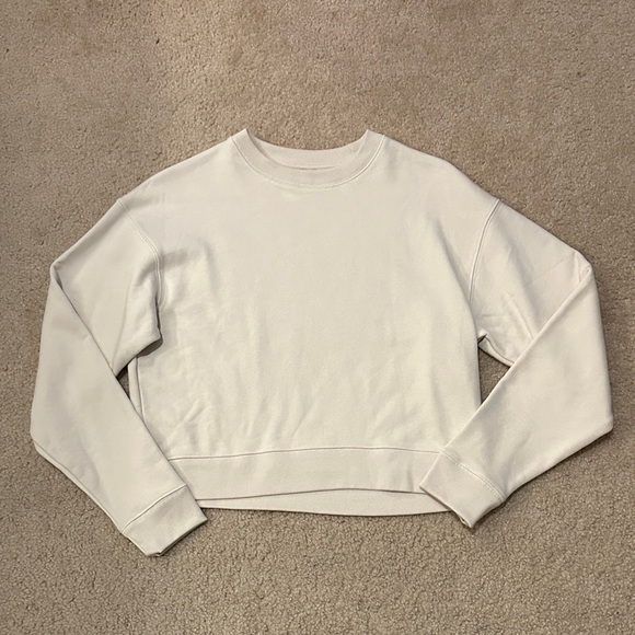 Uniqlo Women’s Beige Cropped Crewneck Sweatshirt - Picture 1 of 9